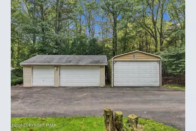  2239 Long Acre Drive, Effort, PA 18330 - Photo 4