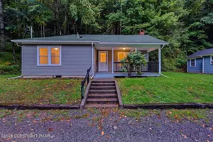 108 Hartman Ln, Effort, PA 18330 - Photo 1