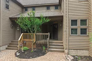 110 Woodmont Cir, Greentown, PA 18426 - Photo 2