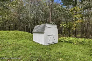 1018 Valley Rd, Newfoundland, PA 18445 - Photo 12