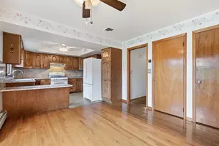 233 Treeline Dr, Pen Argyl, PA 18072 - Photo 8