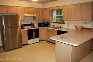 296 Harvest Hill Dr, Effort, PA 18330 - Photo 8