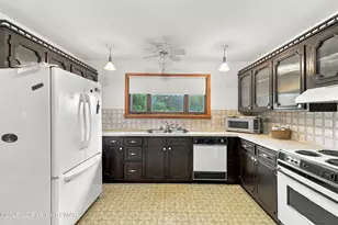 1916 Fawn Ln, Hellertown, PA 18055 - Photo 8