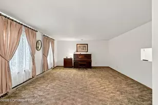 1916 Fawn Ln, Hellertown, PA 18055 - Photo 6
