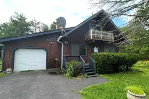 9054 Idlewild Dr, Tobyhanna, PA 18466 - Photo 1