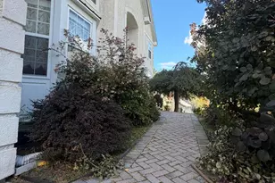 207 Center Valley Ct, East Stroudsburg, PA 18302 - Photo 6