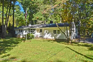 2121 White Oaks Terrace, Stroudsburg, PA 18360 - Photo 1