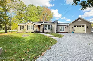 103 Dunchurch Dr, Bushkill, PA 18324 - Photo 1
