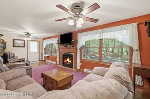 425 Underhill Dr, Tamiment, PA 18371 - Photo 38