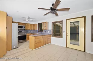 184 Swallow Cir, Bushkill, PA 18324 - Photo 8