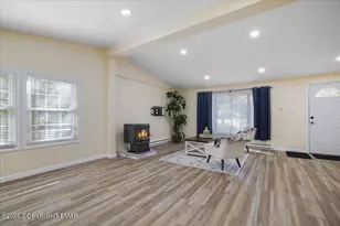 86 Windsor Rd, Hawley, PA 18428 - Photo 10