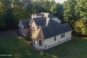 371 Joanne Ct, Bartonsville, PA 18321 - Photo 4