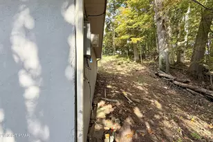 2165 Woodchuck Ln, East Stroudsburg, PA 18302 - Photo 8