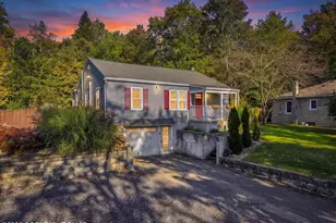 105 Periwinkle Ln, Stroudsburg, PA 18360 - Photo 1