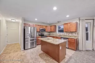 205 Courtney Dr, East Stroudsburg, PA 18302 - Photo 16