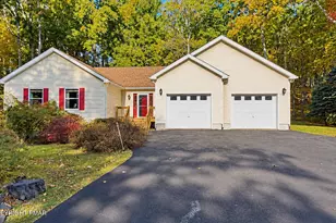 401 Underhill Dr, Tamiment, PA 18371 - Photo 2
