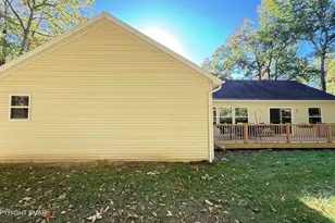 401 Underhill Dr, Tamiment, PA 18371 - Photo 8