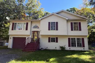 5257 Hummingbird Dr, Pocono Summit, PA 18346 - Photo 1