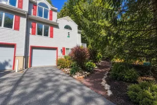 37 Summit Wind Dr, Lake Harmony, PA 18624 - Photo 2