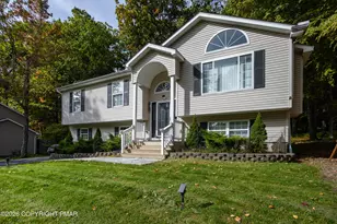 1111 Hunters Woods Dr, East Stroudsburg, PA 18301 - Photo 4