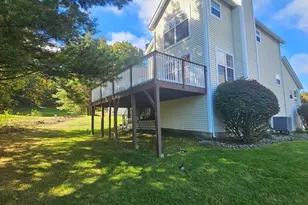240 Hawthorne Village Ct, East Stroudsburg, PA 18302 - Photo 6