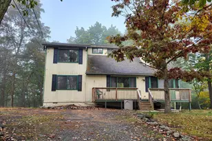 1109 Glasgow Ct, Bushkill, PA 18324 - Photo 1