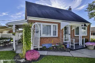 1134 E Cedar St, Allentown, PA 18109 - Photo 2