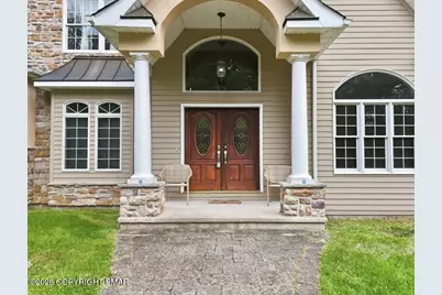  136 Artist Trail Lane, East Stroudsburg, PA 18301 - Photo 4