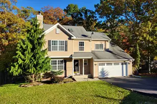 1125 Dorset Dr, Bushkill, PA 18324 - Photo 1