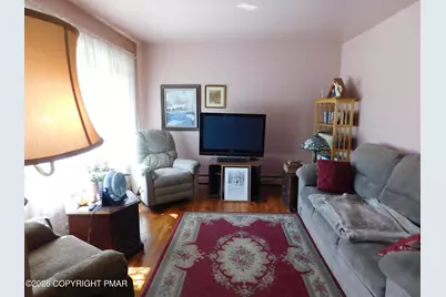  297 E Main Street, Tamaqua, PA 18252 - Photo 4