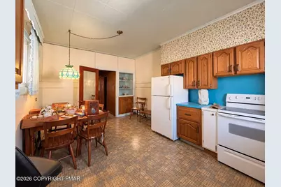  19 E Mahanoy Street, Mahanoy City, PA 17948 - Photo 16
