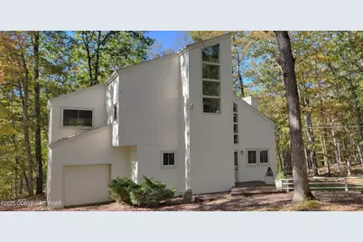  291 Manchester Drive, Bushkill, PA 18324 - Photo 1