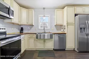 121 St Moritz Ct, Henryville, PA 18332 - Photo 10