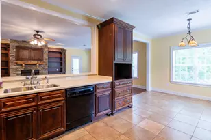 219 Devonshire Dr, Thomson, GA 30824 - Photo 12