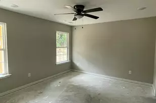 627 Clary St, Thomson, GA 30824 - Photo 10