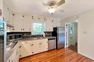 101 Parkwood Dr, Williston, SC 29853 - Photo 8