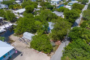 30881 Witters Ln, Big Pine, FL 33043 - Photo 34