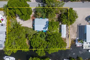 30881 Witters Ln, Big Pine, FL 33043 - Photo 2