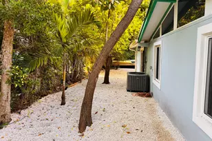 217 Gasparilla Dr, Key Largo, FL 33037 - Photo 4