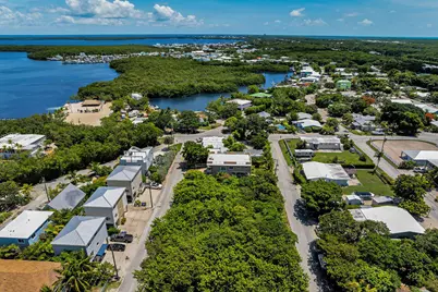 Lakeview and Poinciana Drive, Key Largo, FL 33037 - Photo 14