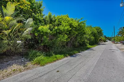  Lakeview and Poinciana Drive, Key Largo, FL 33037 - Photo 16
