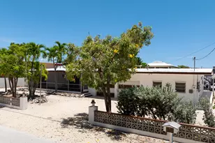 214 Pueblo St, Tavernier, FL 33070 - Photo 2