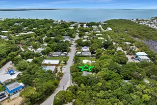 10 N Marlin Ave, Key Largo, FL 33037 - Photo 1