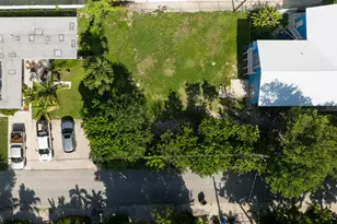 974 Oleander Rd, Key Largo, FL 33037 - Photo 1