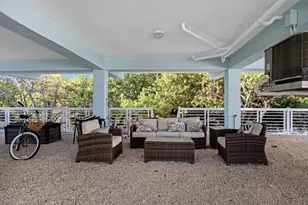 102 Venetian Dr, Islamorada, FL 33036 - Photo 4