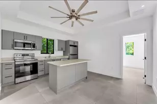 14 Coral Dr, Key Largo, FL 33037 - Photo 8