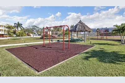 251 2nd St, Key Colony, FL 33051 - Photo 18