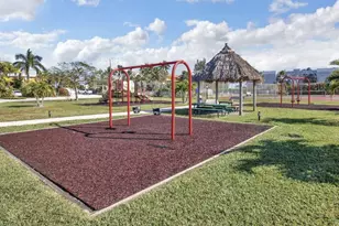 251 2nd St, Key Colony, FL 33051 - Photo 18