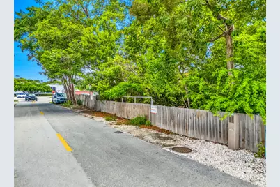 933 Lobster Lane, Key Largo, FL 33037 - Photo 2