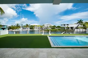 242 Apache St, Tavernier, FL 33070 - Photo 2